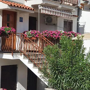 https://apartments-antolovic-vrsar.in-istria.net
